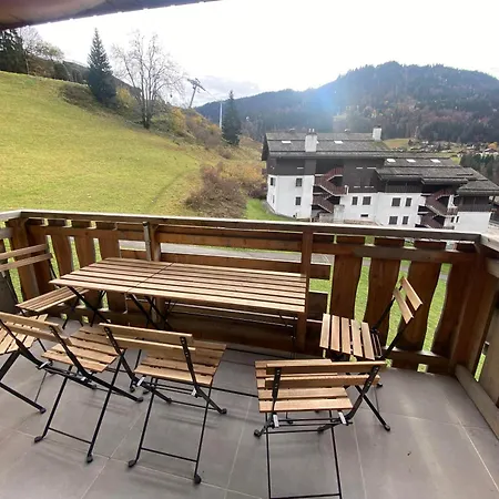 公寓 Parnasse 402 *